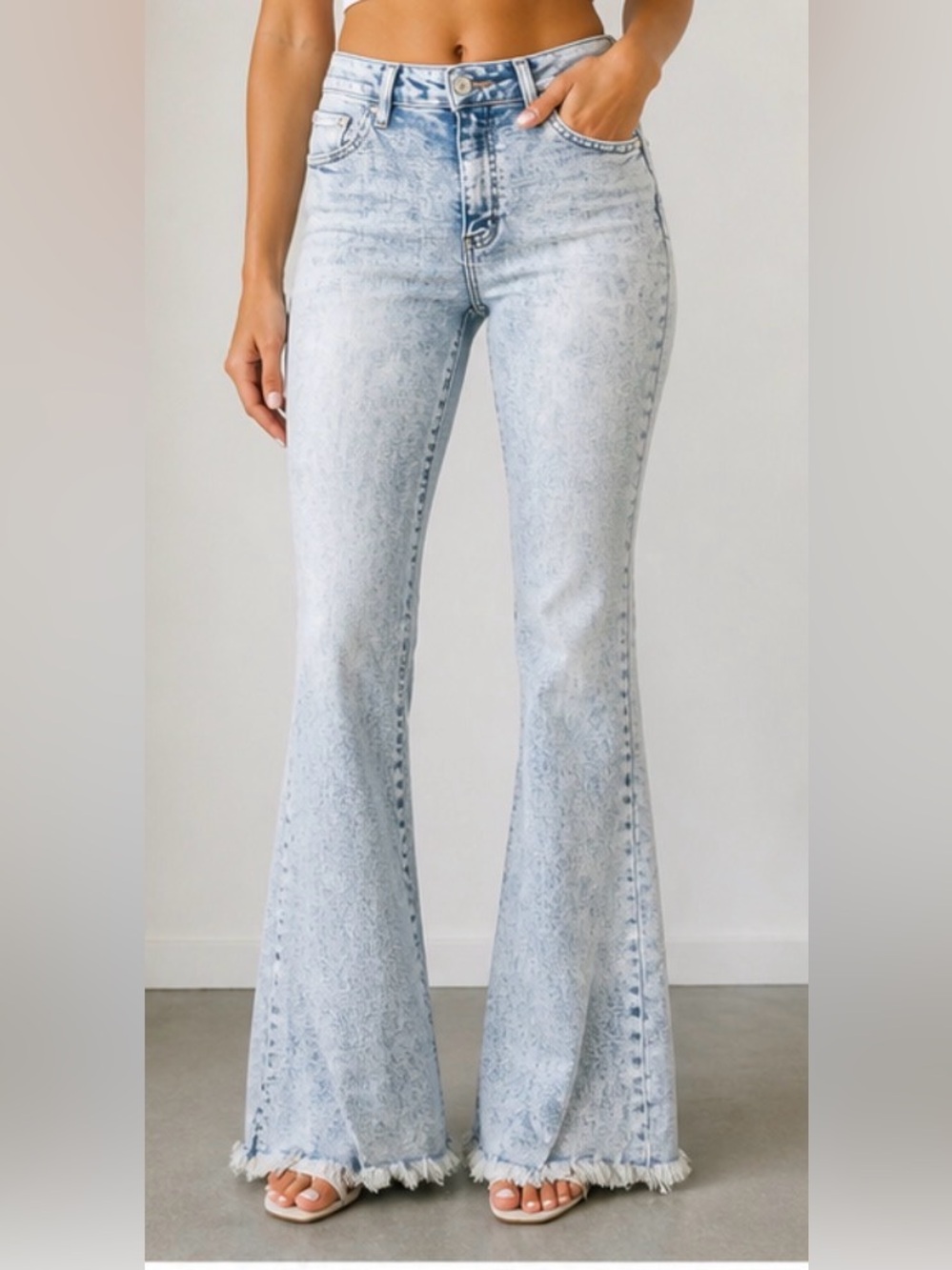 KanCan Acid Wash Flare Jeans Size 11/29 NWOT High Rise Frayed Hem - Picture 2 of 5
